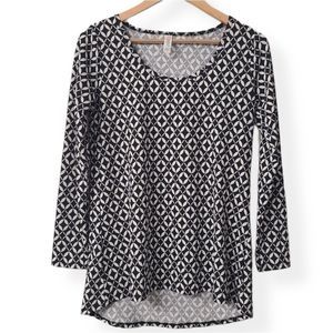 LuLaRoe Black White Lynnae Long Sleeve Shirt